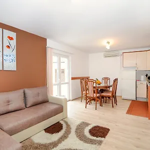 Orlovic Old Town Apartment Zadar